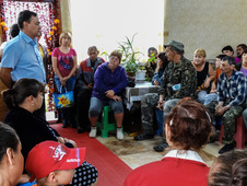 Игорь Крутиков на встрече с жителями села Занадворовка
